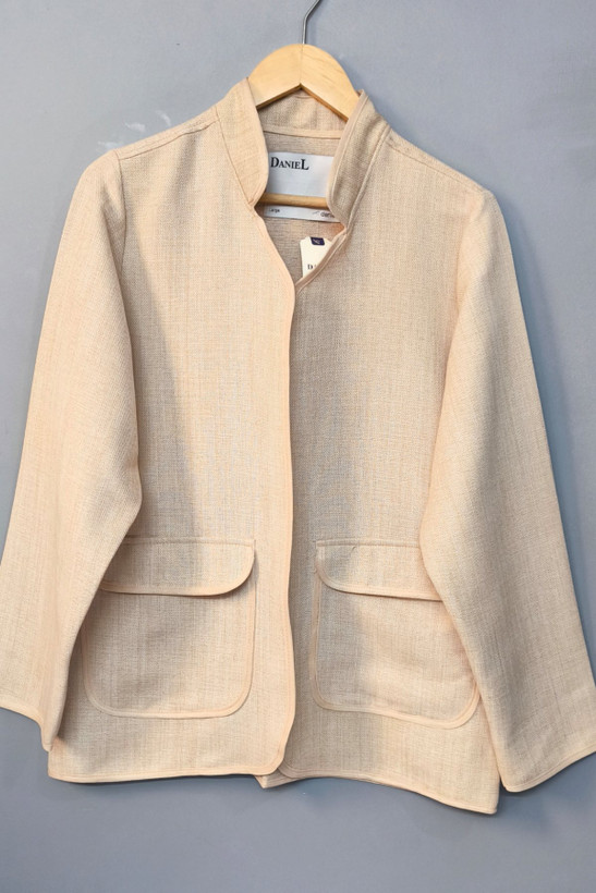 جزئیات دوخت و طراحی کت نسترن