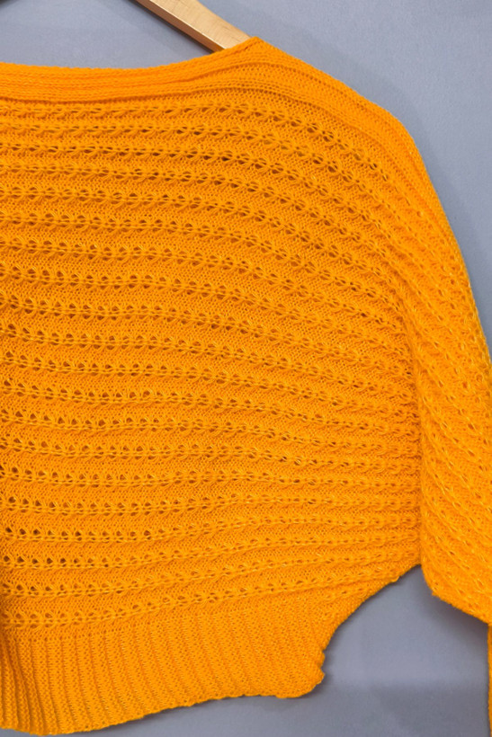 جزئیات بافت و یقه کراپ آهو