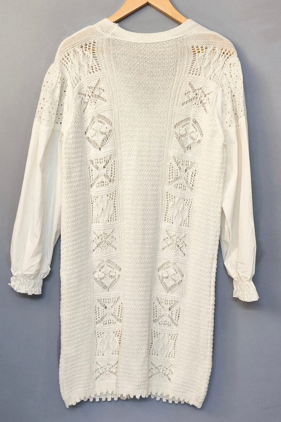 نمای پشت ژاکت بافت بلند زنانه